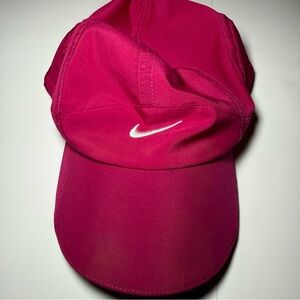 Nike Pink Magenta Featherlight Tailwind 7 Panel
Strapback Running Hat.